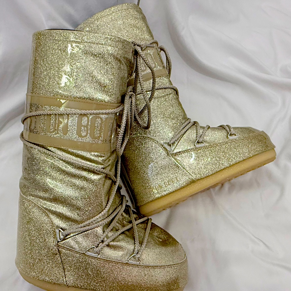 Moon boots - gold